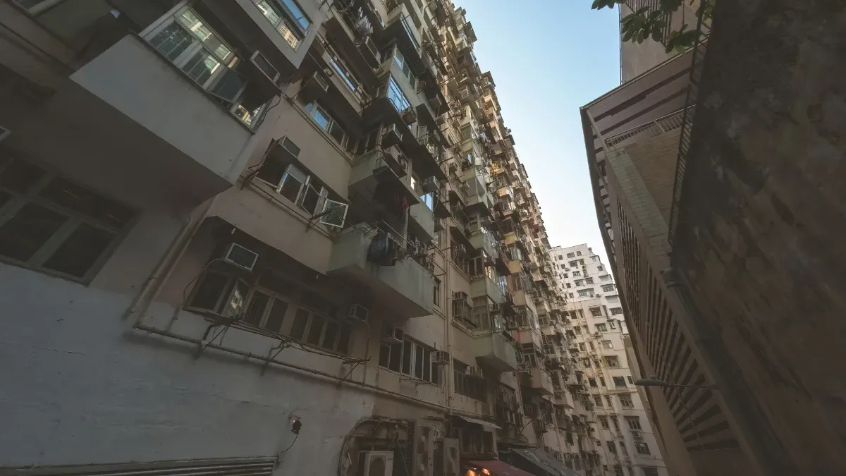 Pourquoi la police de Hong Kong a refusé d'entrer dans ce quartier de 2,6 hectares pendant des décennies : 350 immeubles sans aucun architecte