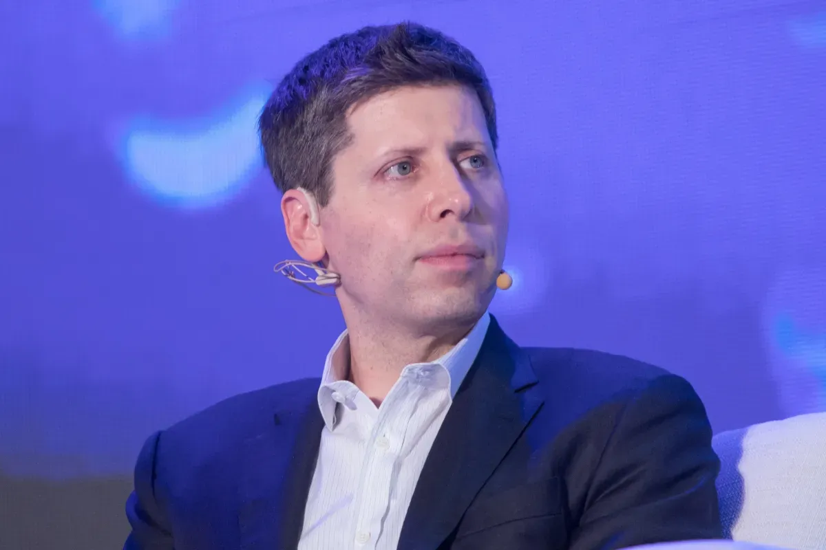 « J'ai attendu ça toute ma vie » : Sam Altman affirme que l'IA a dépassé l'intelligence humaine, et la communauté scientifique se déchire
