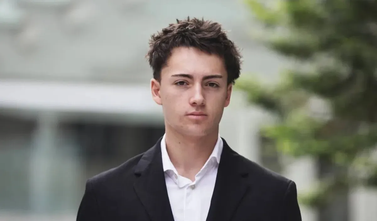 Il risquait la prison après avoir léché une paille, un Français jugé à Singapour obtient une amende de 400¬