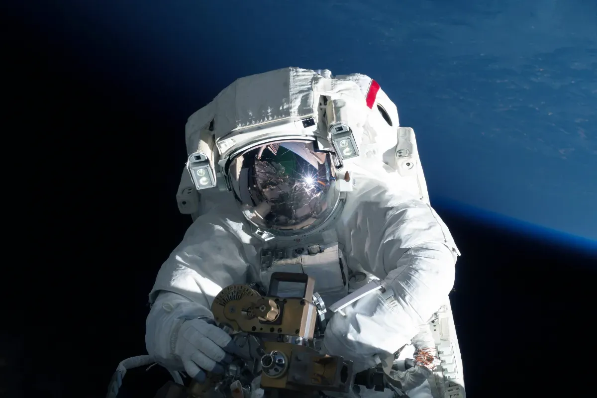 Sophie Adenot s'apprête à sortir dans l'espace ce jour : aucune Française n'avait jamais franchi cette porte