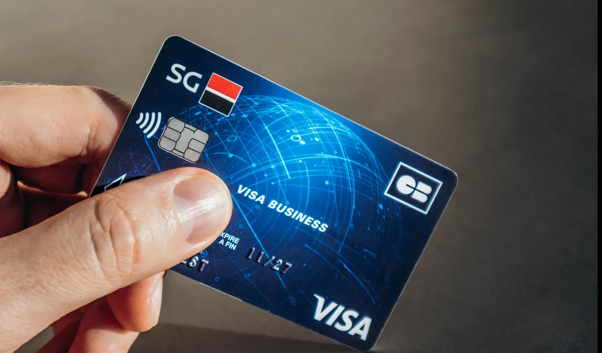 Pourquoi il est fortement déconseillé de découper sa carte bancaire avant de la jeter