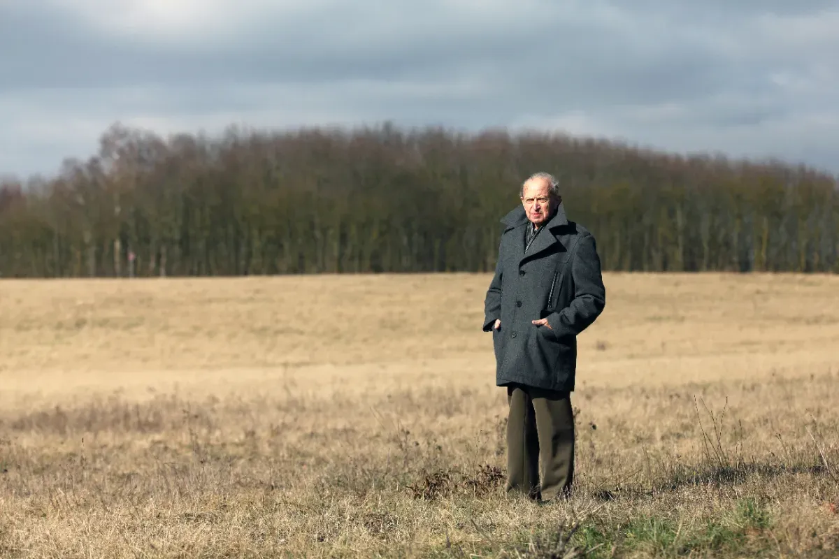 Mervin, 86 ans et agriculteur : il refuse un virement de 13 millions d'euros pour protéger ses terres
