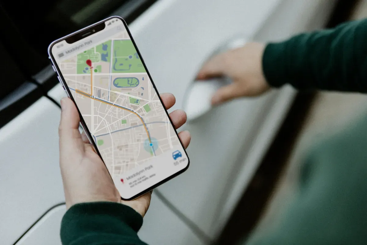 Votre téléphone vous traque en permanence : ces 4 réglages Google Maps que les développeurs désactivent sur leur propre smartphone