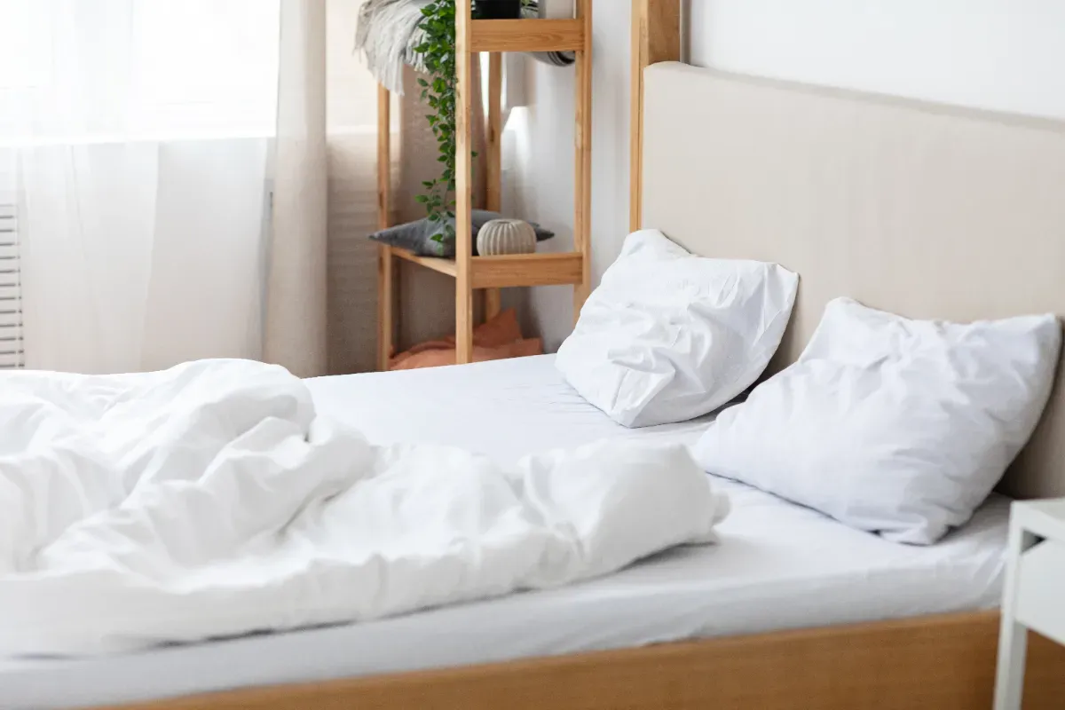 Changer ses draps toutes les deux semaines ne suffit plus : voici la fréquence à respecter selon les spécialistes