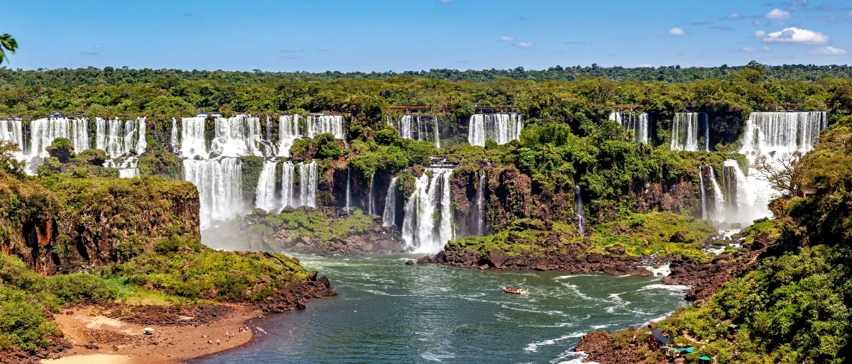 Cette auberge près des chutes d'Iguazú cherche des bénévoles : logement gratuit en échange de 25 heures par semaine, les candidatures explosent