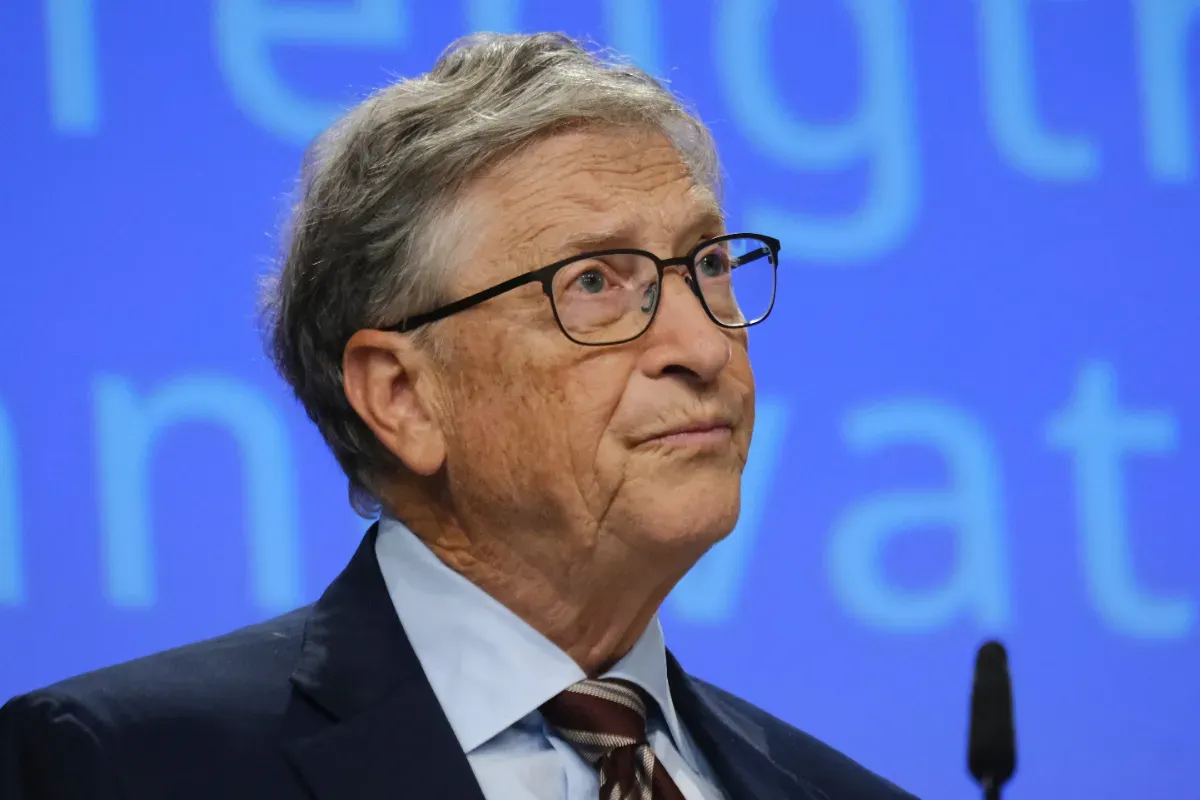 Bill Gates anticipe que certaines personnes vivront 'comme les Amish' tandis que Microsoft offrirait 60 000 indemnités de départ