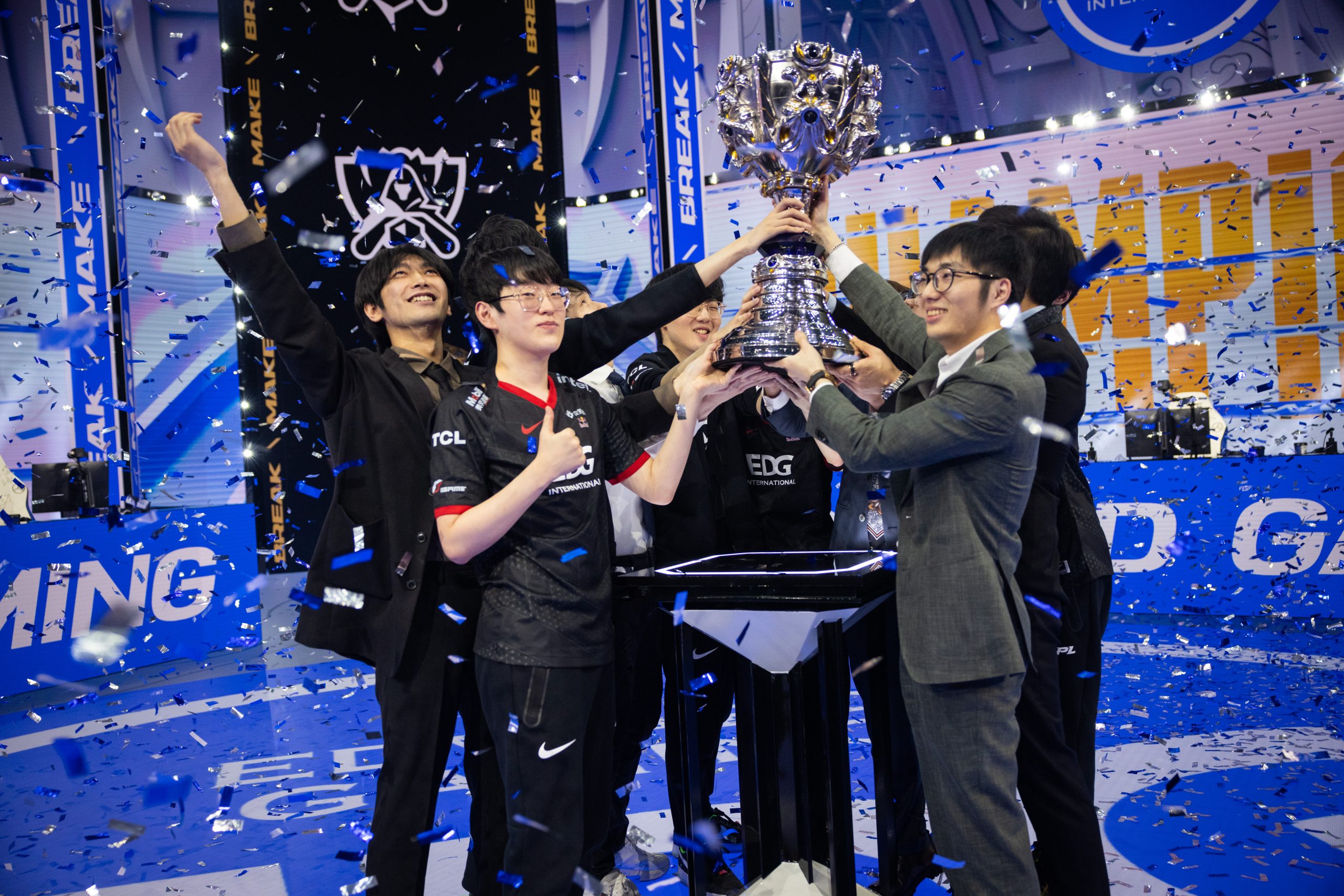 Worlds de League of Legends : EDward Gaming crée la surprise face à DAMWON KIA en finale