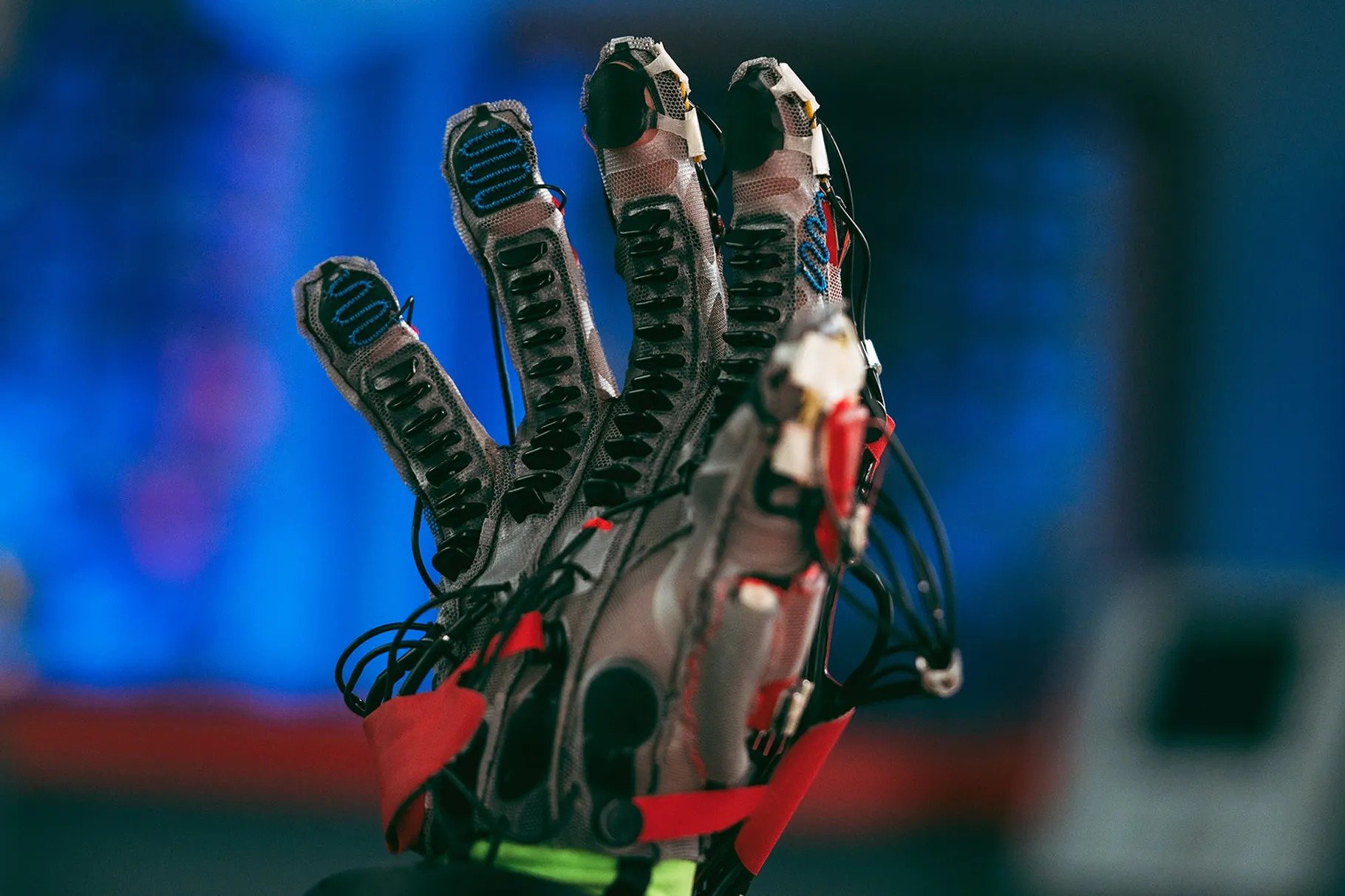 Metaverse : Des gants haptiques pour toucher les objets en VR