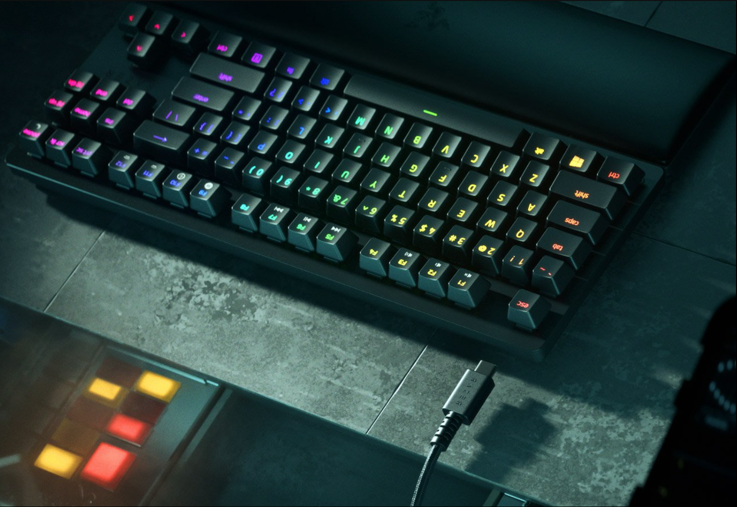 picture of the Razer Huntsman V2 TKL keyboard