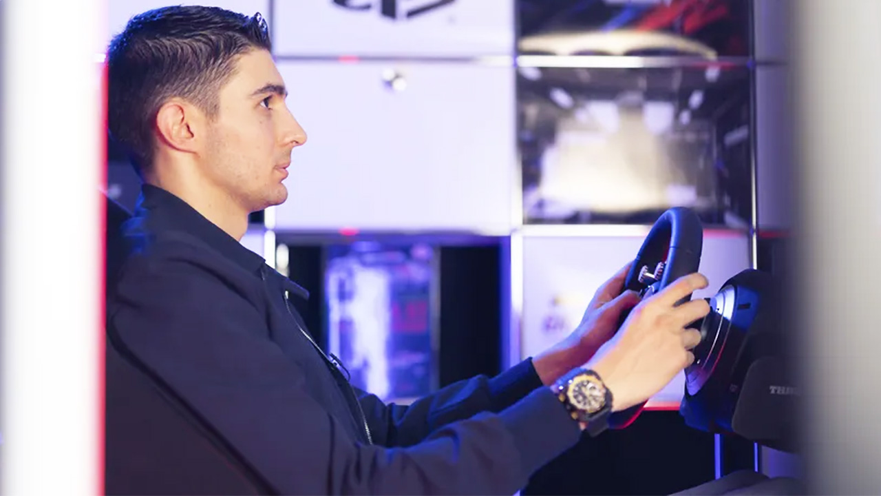 Gran Turismo 7 : le pilote de F1 Esteban Ocon présente le jeu