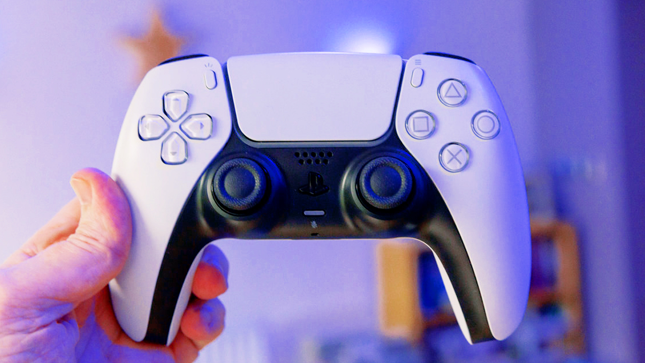 PlayStation 5 : bientôt une manette avec fonctionnalité surprenante ?