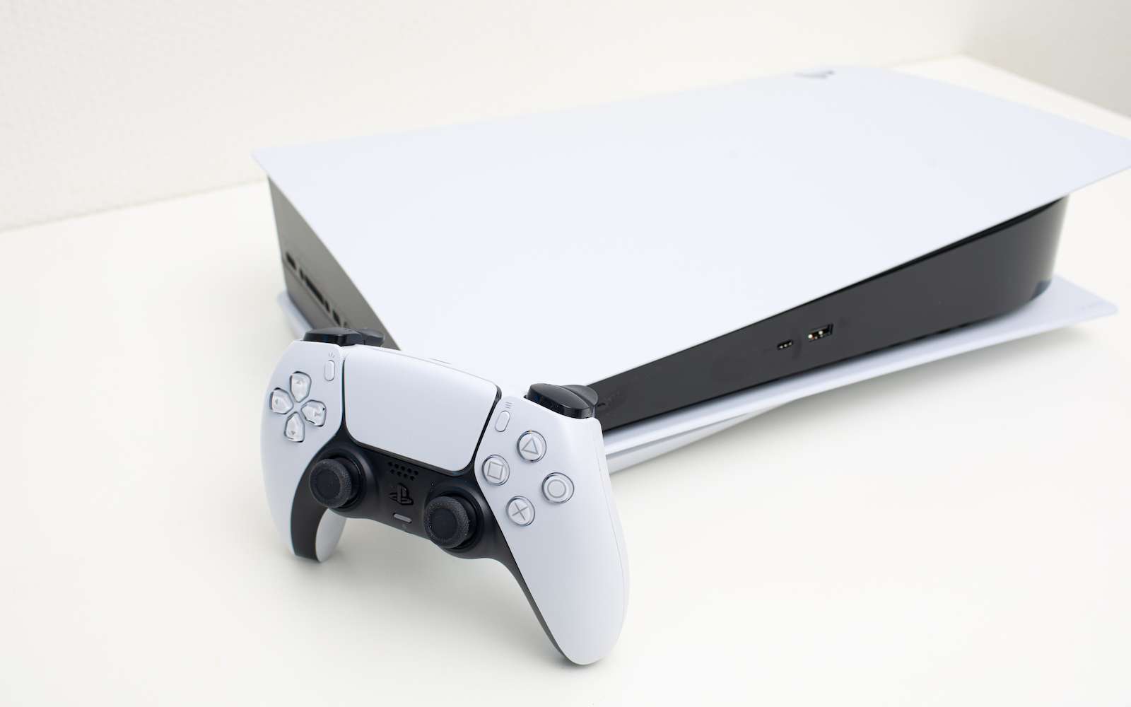 La PS5 de retour en stock dans les prochains mois ? La pénurie devrait se calmer pour permettre à Sony de livrer des millions de consoles. 