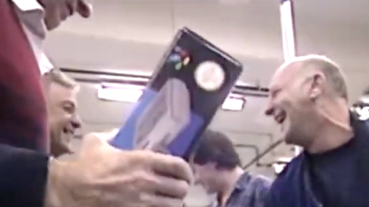 L'image du jour : une chaîne de montage de Super Nintendo filmée fin 1992