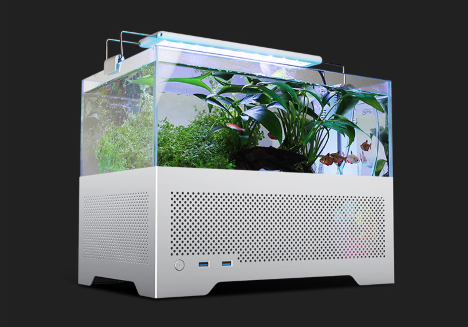Ce surprenant boitier PC est aussi un aquarium pour vos poissons
