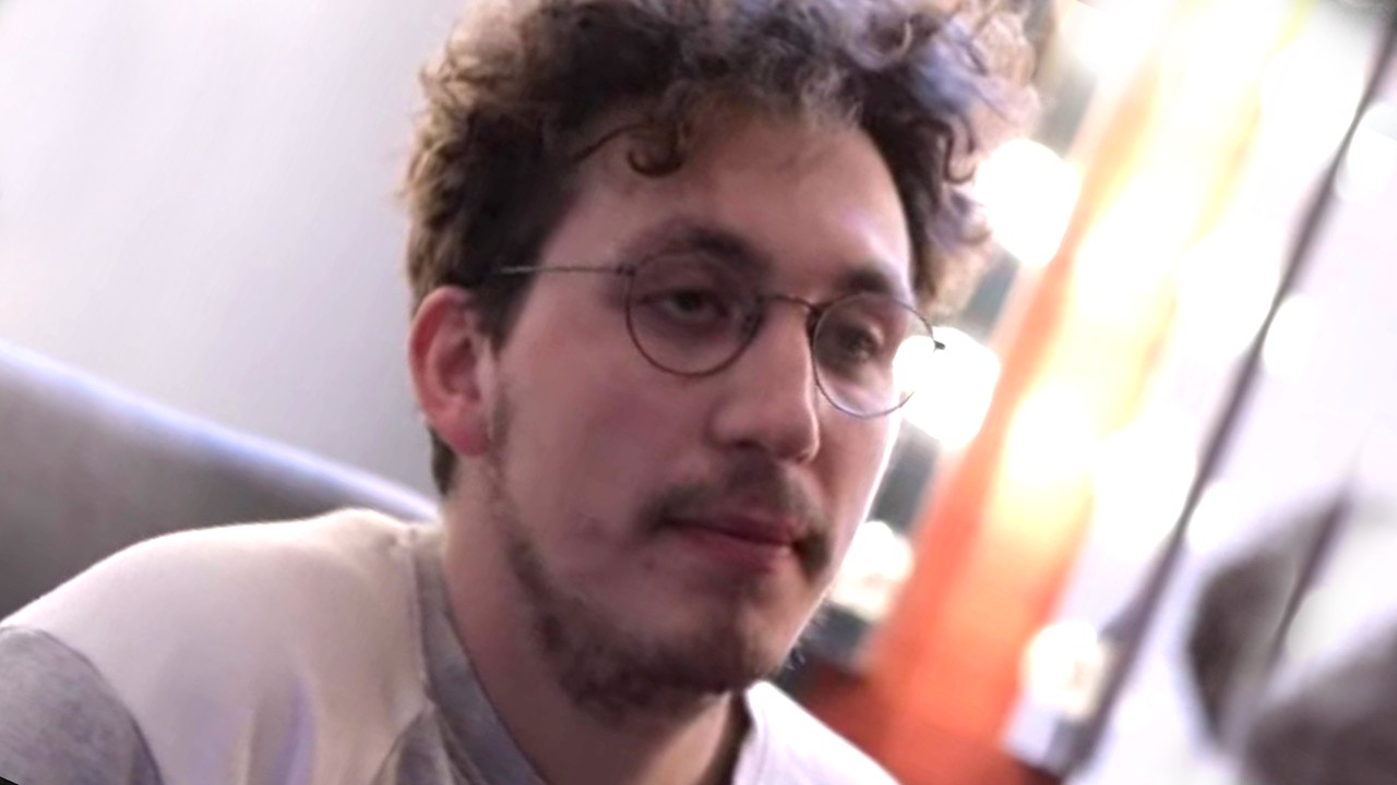 Youpi matin : Max Chabat se lance sur Twitch, ça tourne drôlement mal