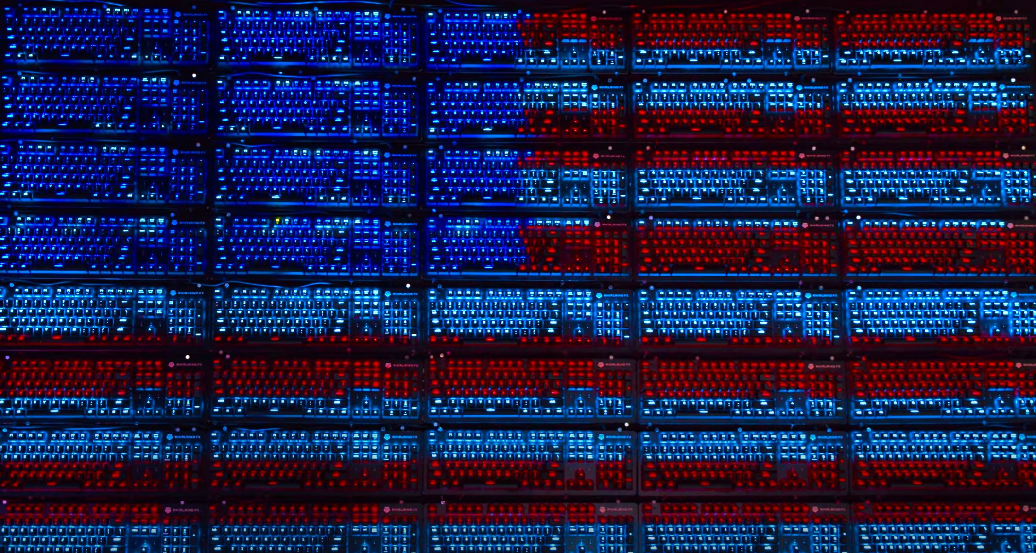 Il invente un écran géant avec des claviers RGB