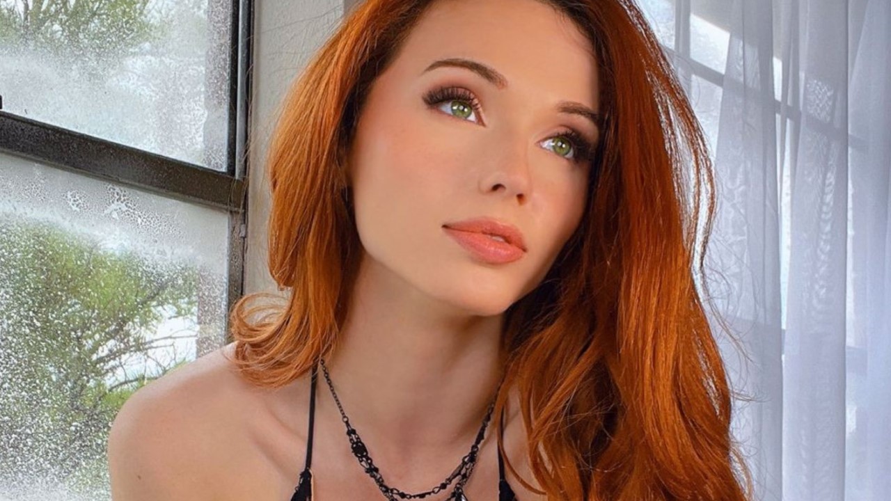 Amouranth : la streameuse fait des révélations terrifiantes sur sa vie