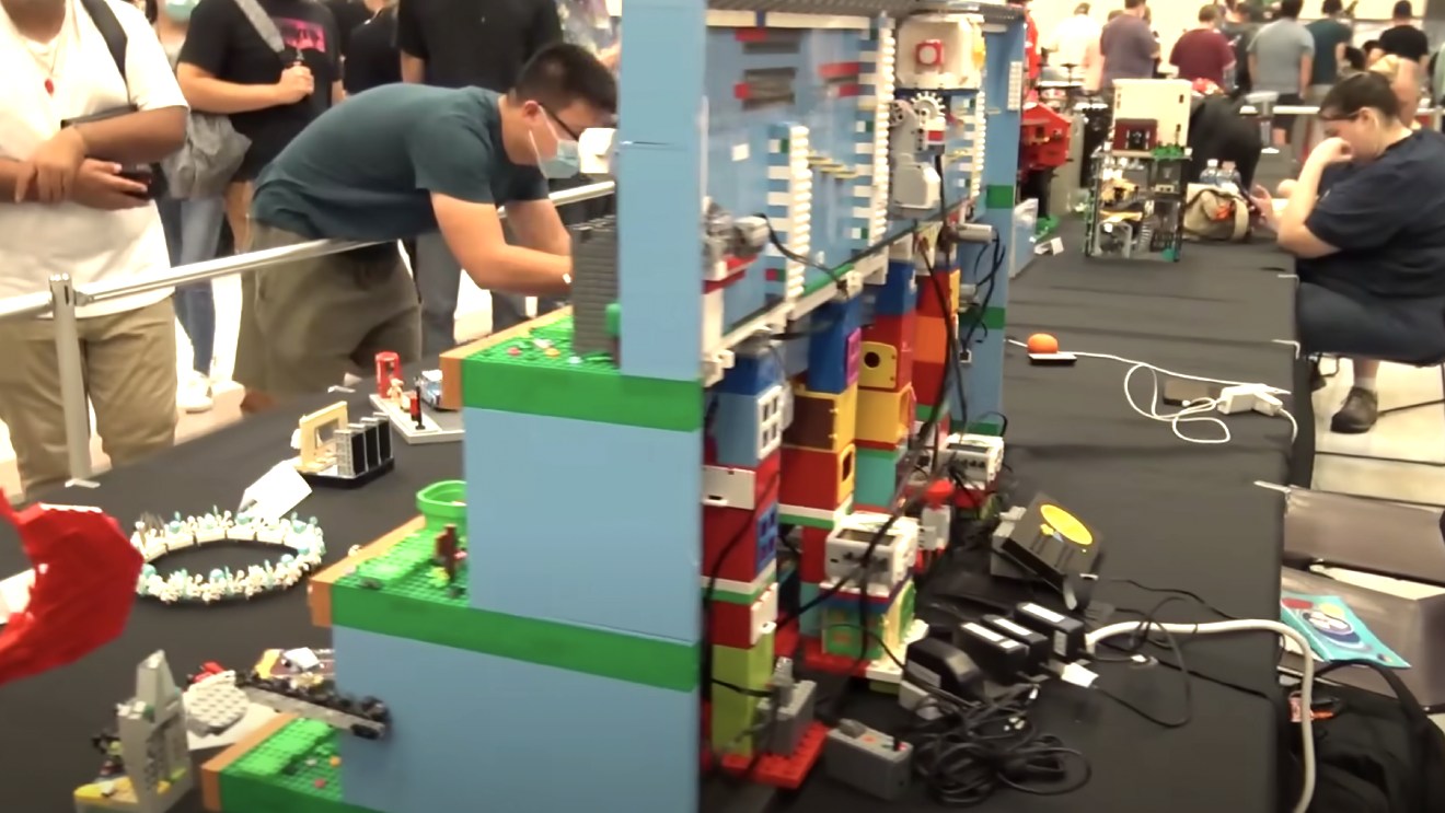 L'image du jour : un niveau de Mario recréé avec plus de 12 000 LEGO !