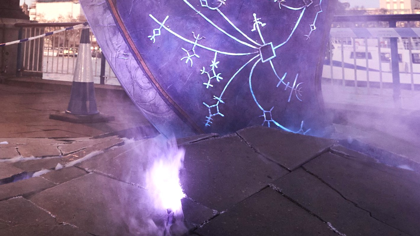 L'image du jour : la hache de Kratos est tombée sur Londres, c'est énorme