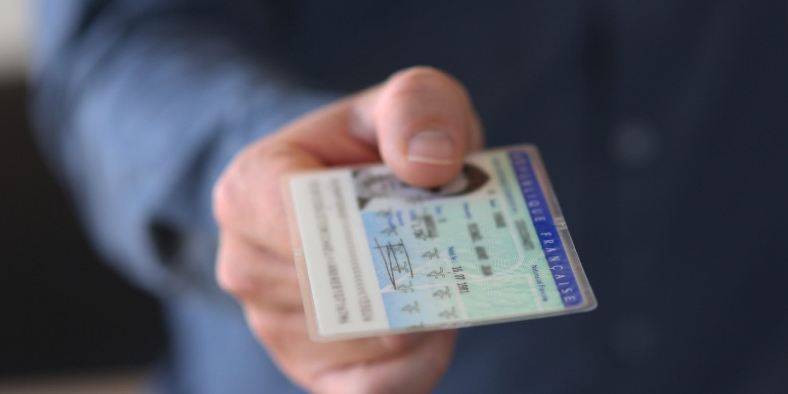 Twitter, Meta : une carte d'identité obligatoire pour accéder aux réseaux ?