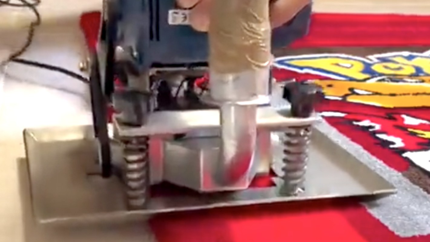 L'image du jour : il fabrique un magnifique tapis Pokémon !