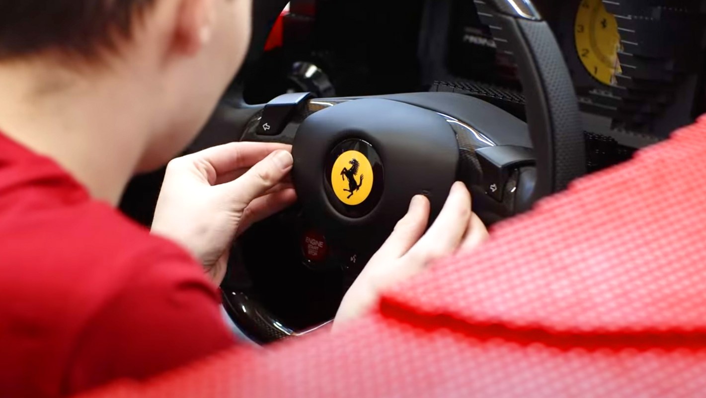 L'image du jour : LEGO dévoile une Ferrari grandeur nature, c'est énorme