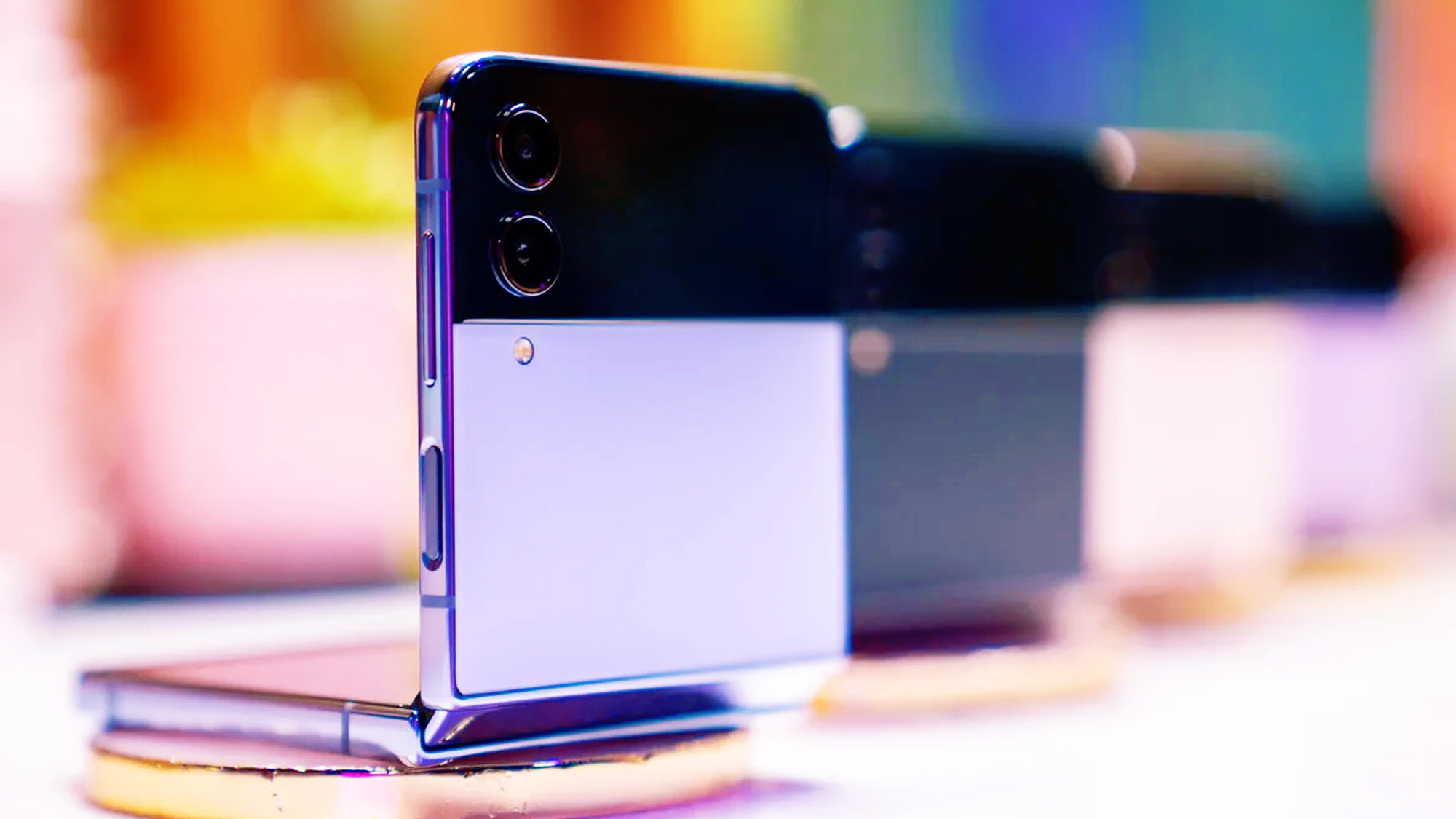 Galaxy Z Flip 5 : énormes leaks pour les smartphones pliants, ça va faire mal