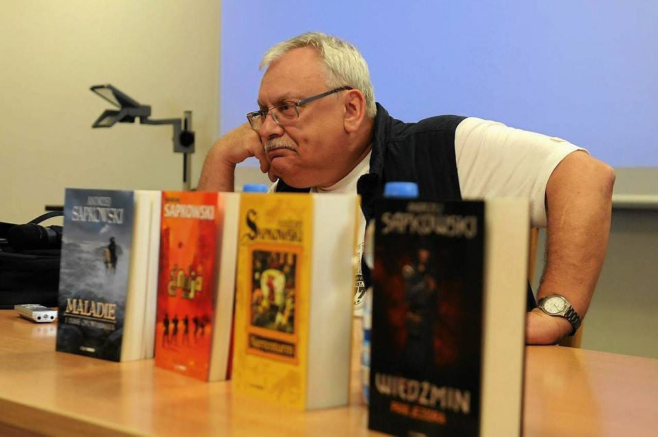Andrzej Sapkowski The Witcher livre