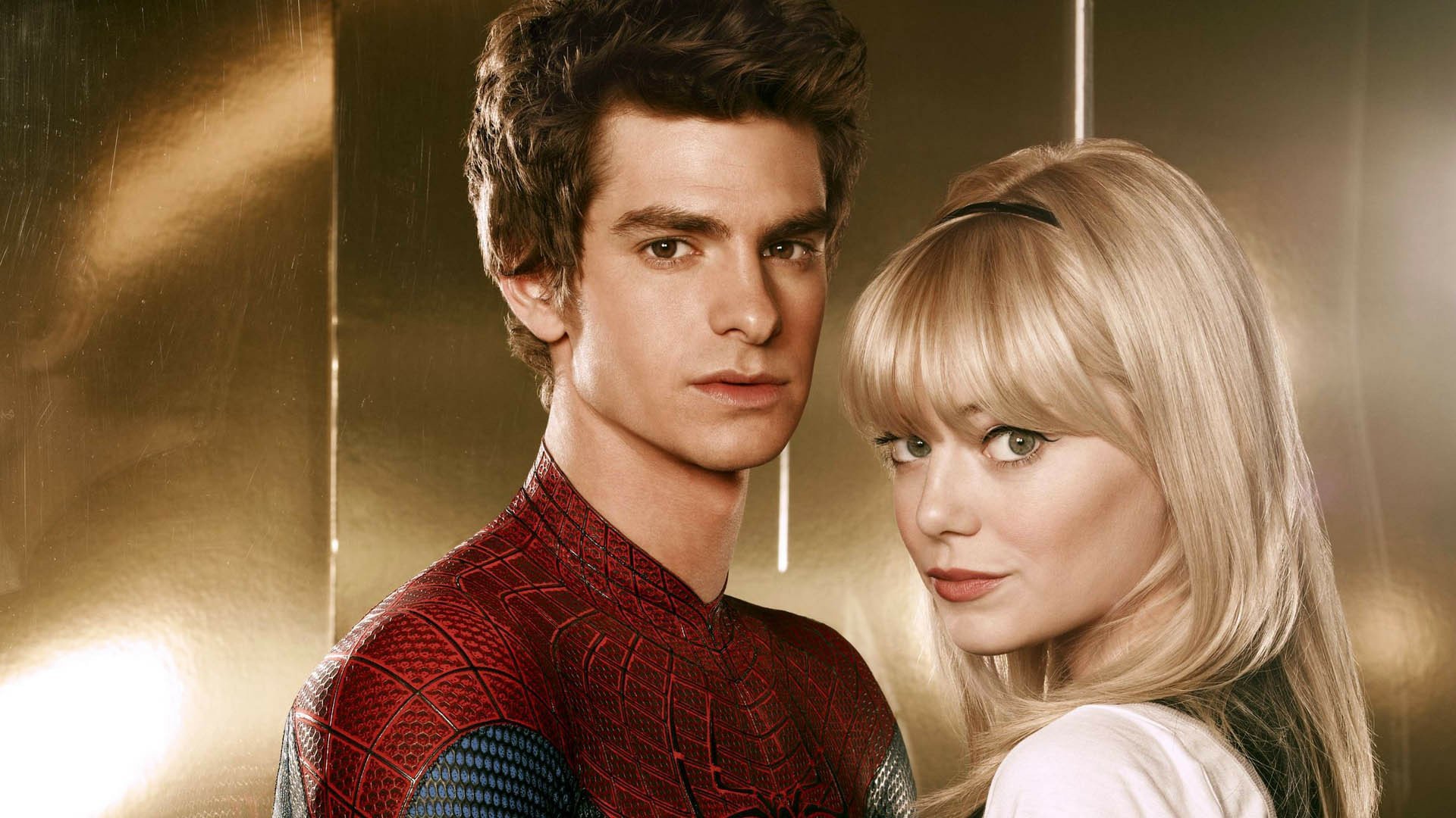 Spider-Man sans son masque et Gwen Stacy dans le premier The Amazing Spider-Man.