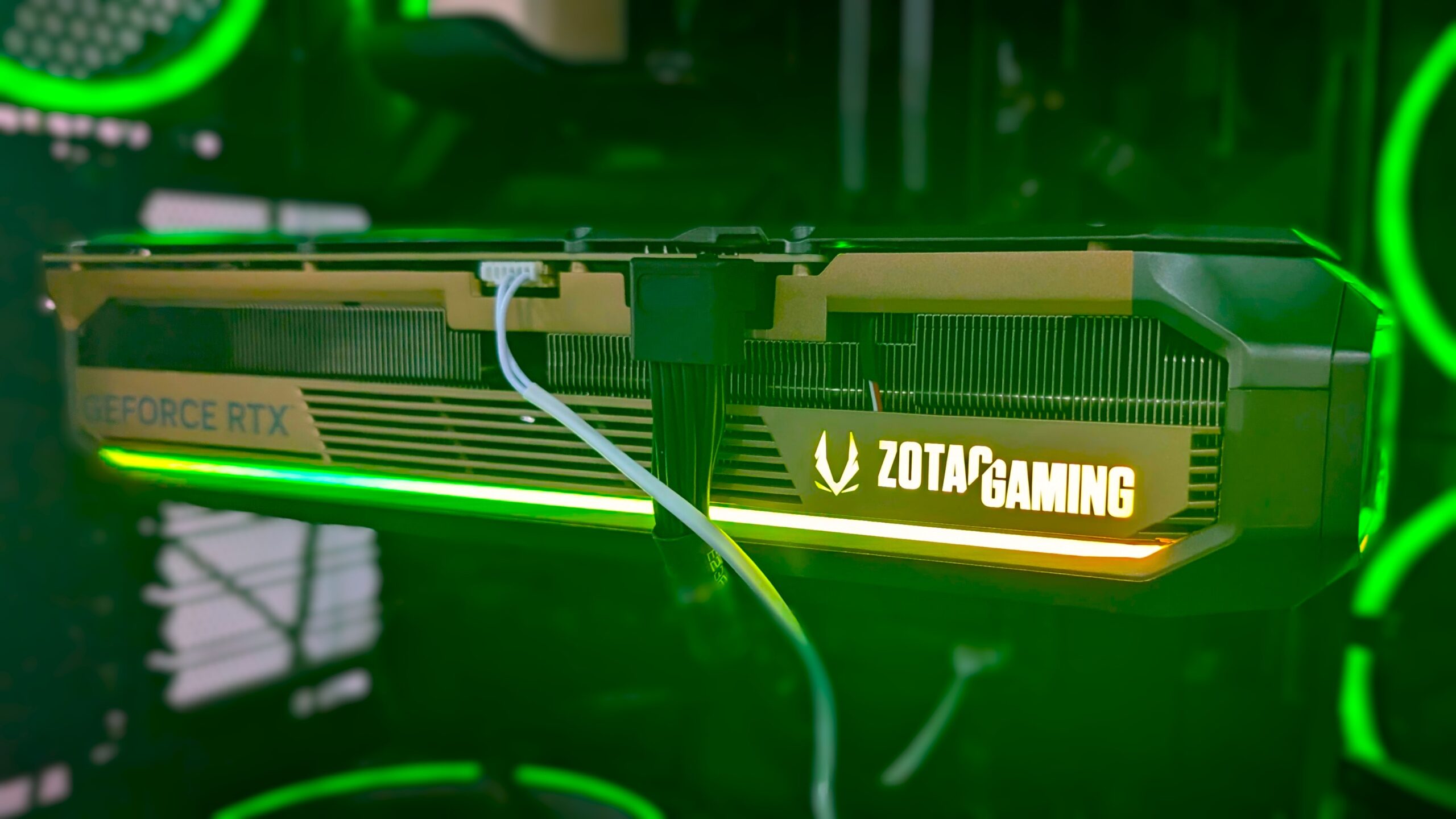 RTX 5070 Ti AMP Extreme INFINITY : un monstre de puissance hyper classe, notre test !
