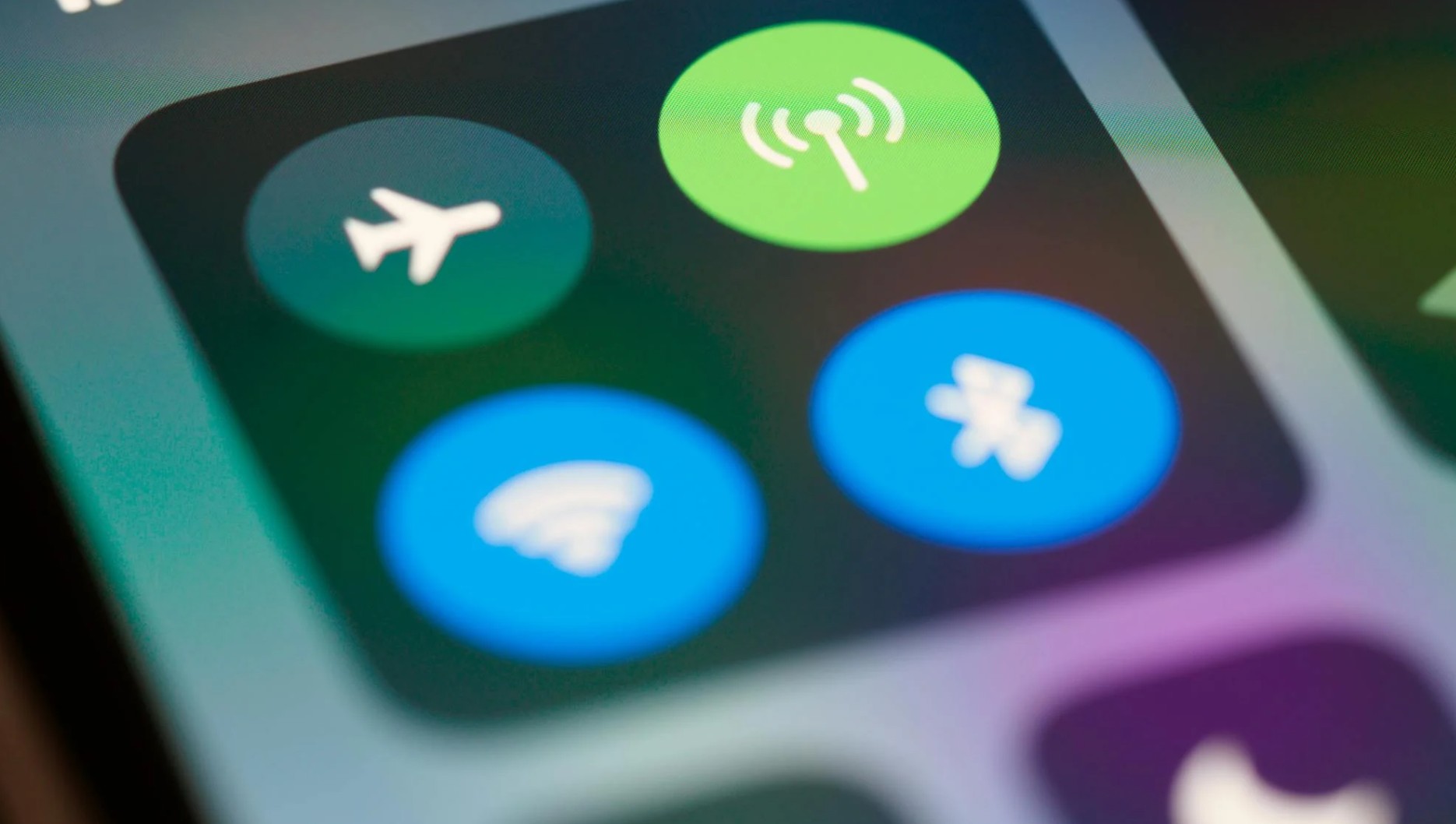 Smartphone : personne ne le fait, mais cette astuce est à faire absolument quand vous quittez votre maison