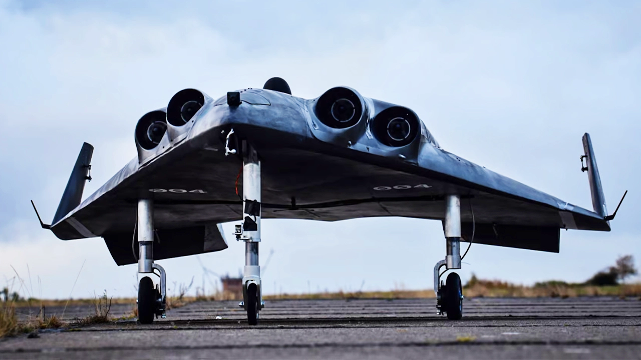 L'avion spatial Mira-I est un énorme échec et s'écrase dès le décollage