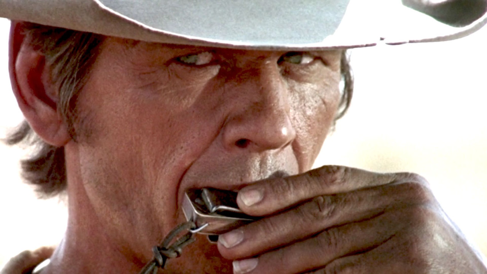 Vous le connaissez tous mais l'avez vous reconnu dans son premier rôle ? Il y a 74 ans cet acteur faisait ses débuts