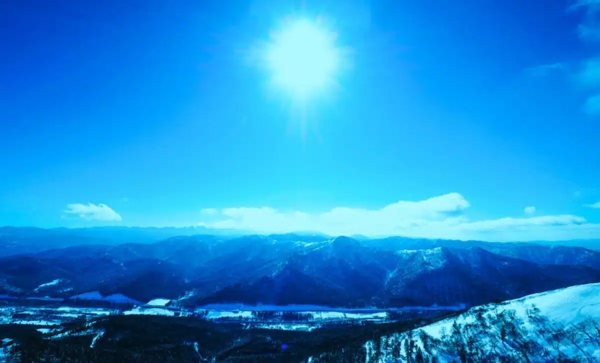 En 1831, le soleil est devenu bleu et le monde a gelé durant des mois. Après 200 ans on sait pourquoi