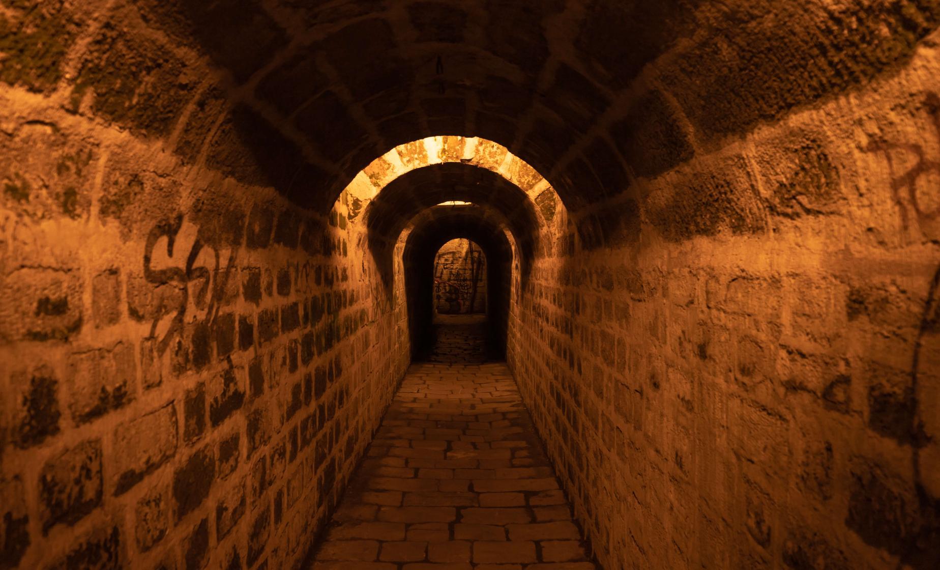 Des archéologues découvrent des tunnels médiévaux vieux de plus de 6000 ans