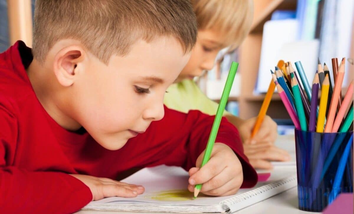 Si votre enfant dessine régulièrement, la science confirme qu'il pourrait développer une mémoire et des capacités exceptionnelles