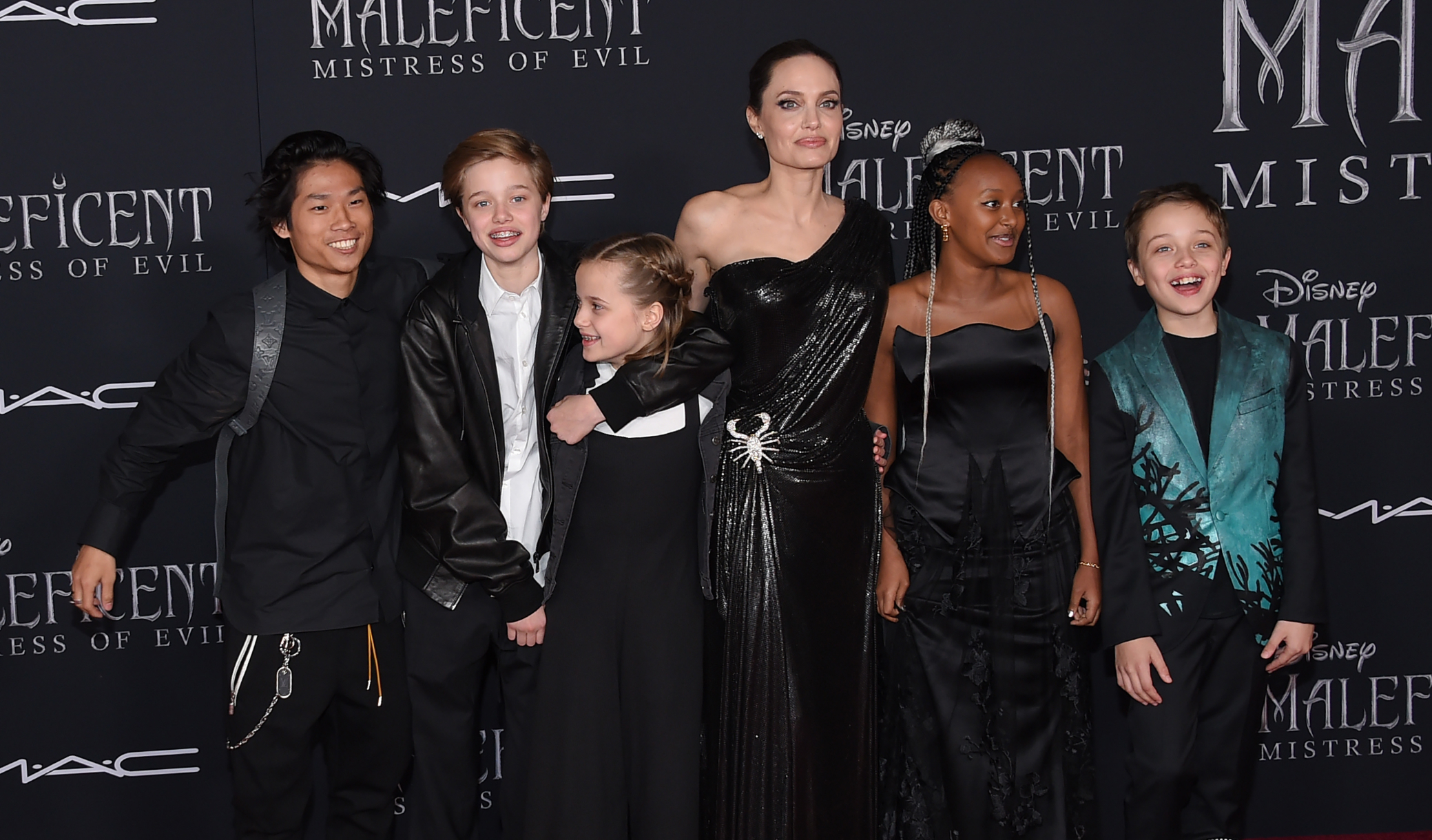 Ni fête de promo ni voyage entre amis : Knox, le fils de Brad Pitt, célèbre son diplôme du lycée sur un ring de Muay Thai
