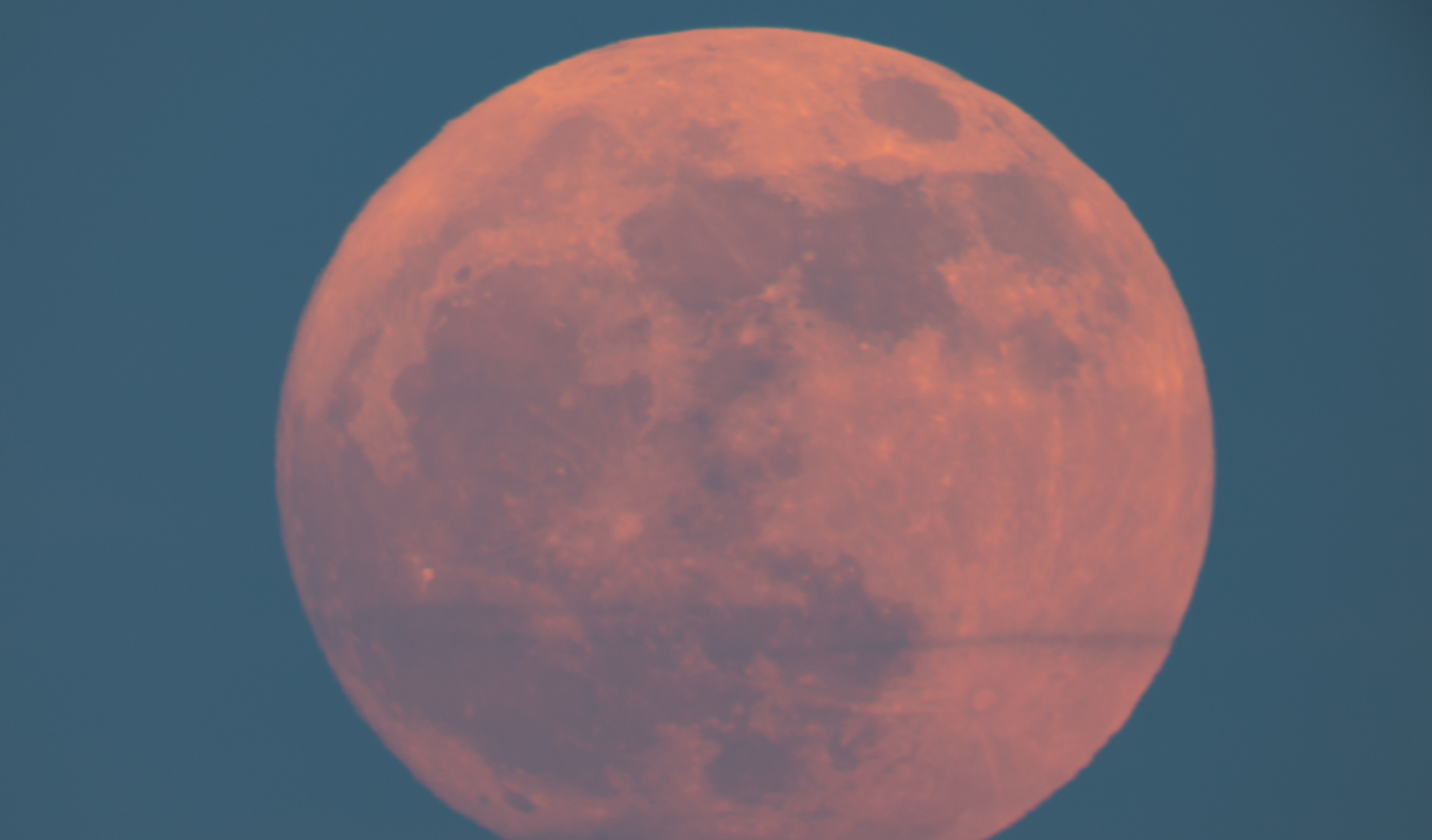 La Lune des Fraises revient à la fin du mois et elle promet d'être exceptionnelle : où la voir ?
