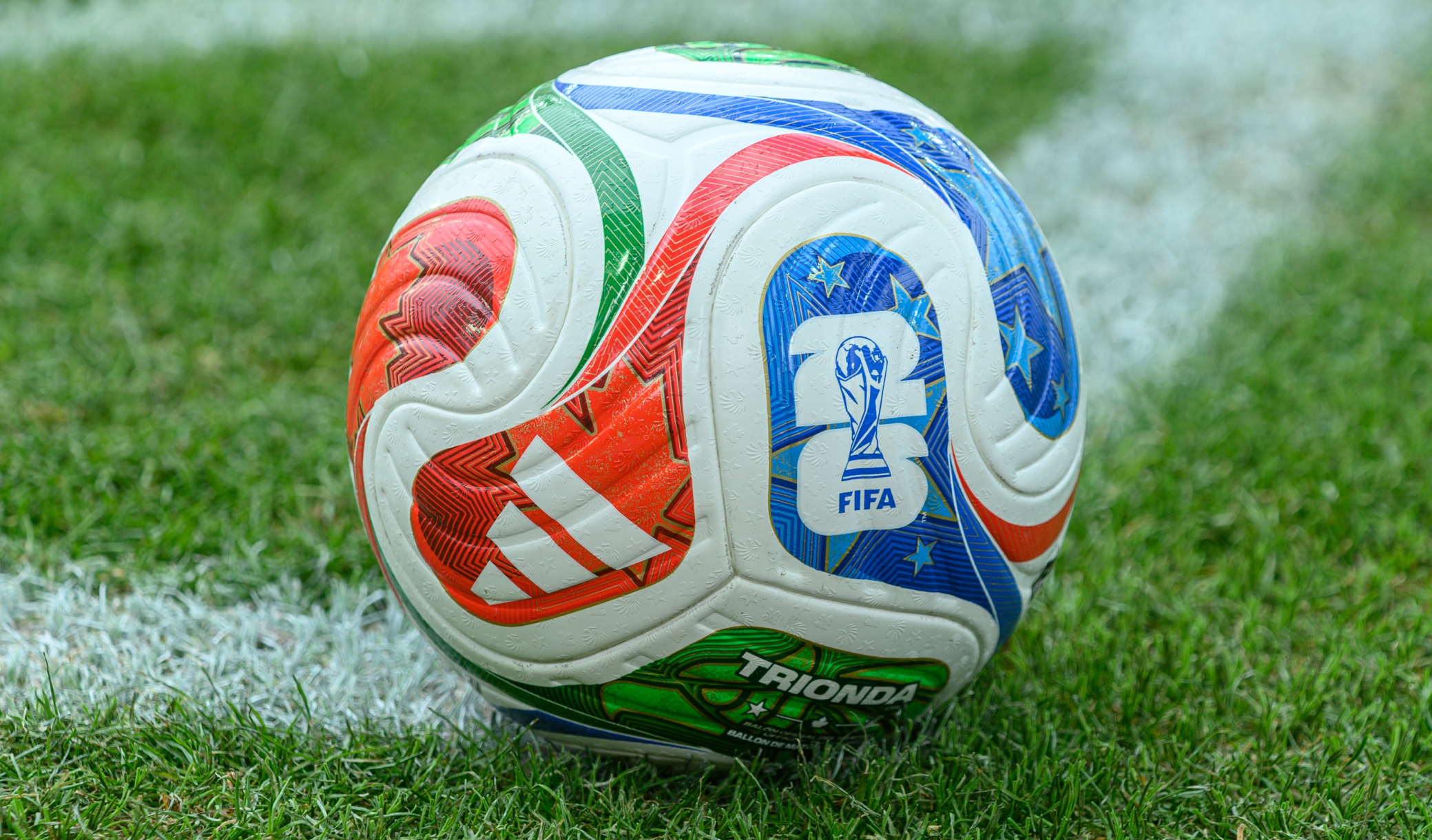 Mauvaise nouvelle pour les Bleus : France-Paraguay menacé par des orages violents et 46°C, les organisateurs de la Coupe du monde n'excluent rien