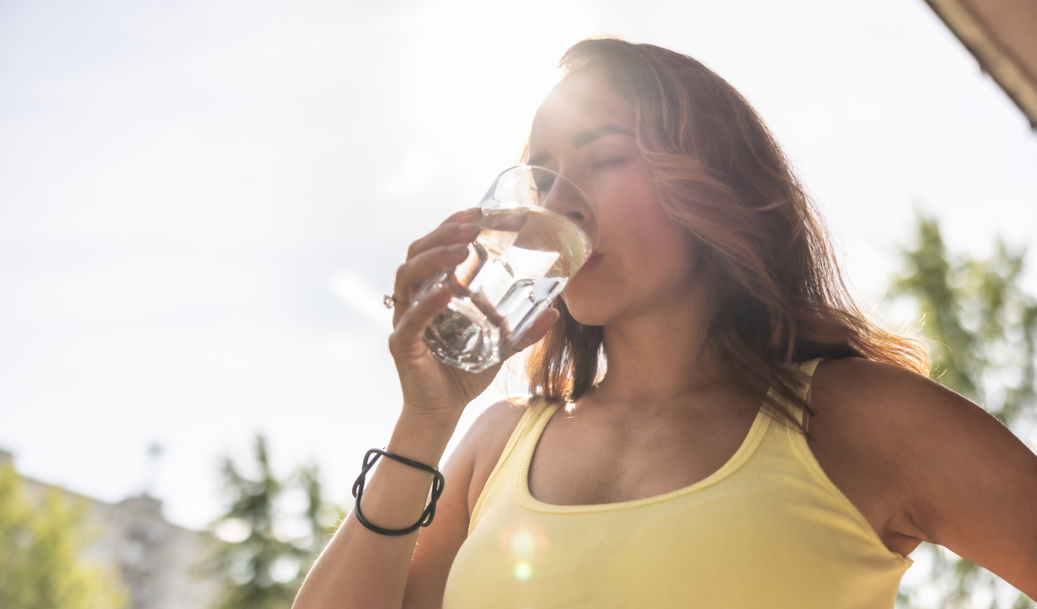 Voilà la boisson que les médecins recommandent vraiment en canicule