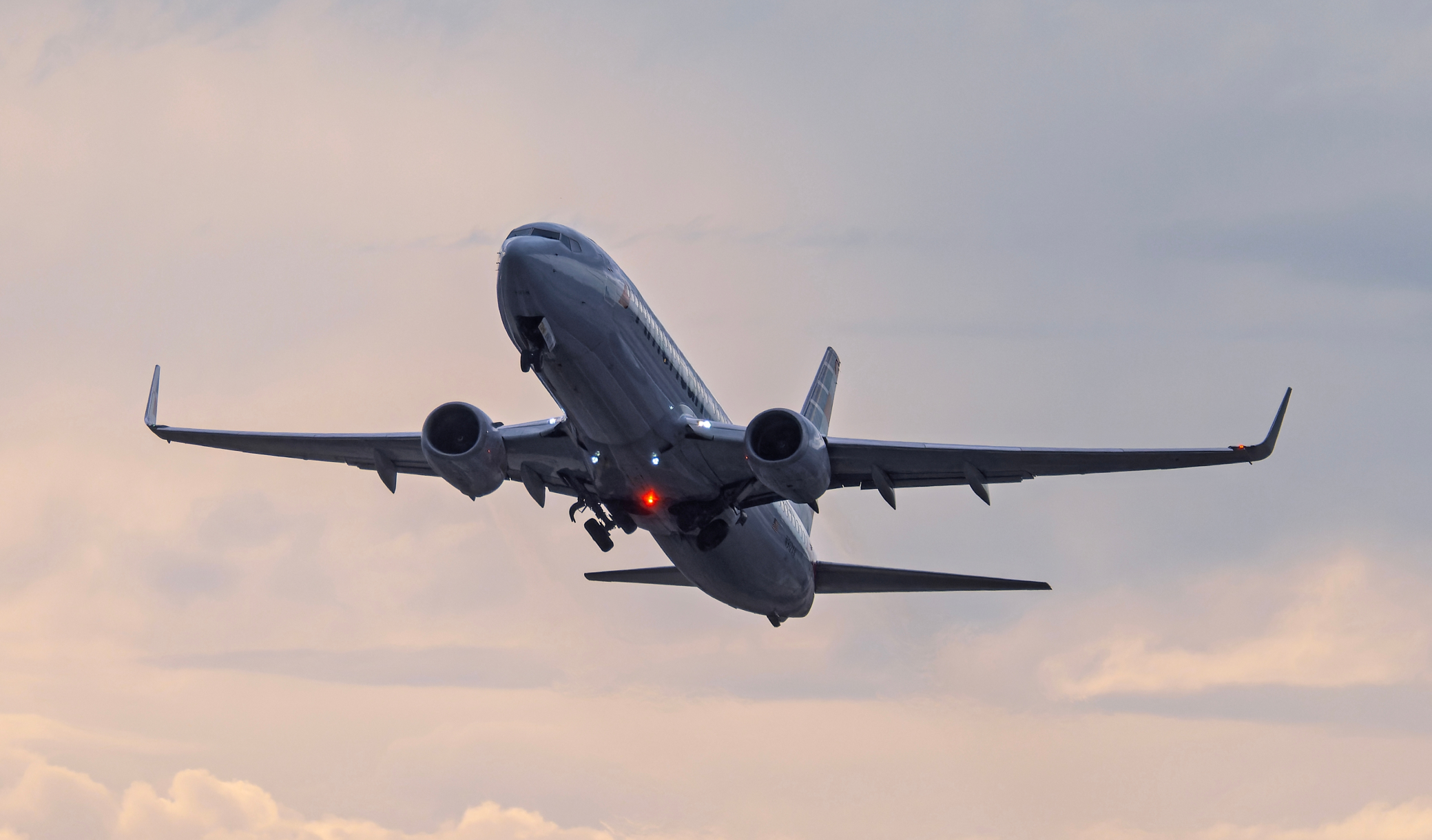 Un Boeing 737 s'écrase en mer d'Arabie : les premiers débris retrouvés au large relancent une question que les enquêteurs redoutaient