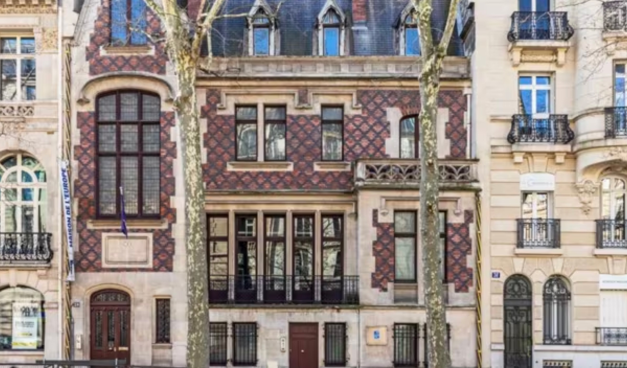 Cet hôtel particulier à Paris est en vente sur Leboncoin et son prix a encore baissé : qui en profitera ?