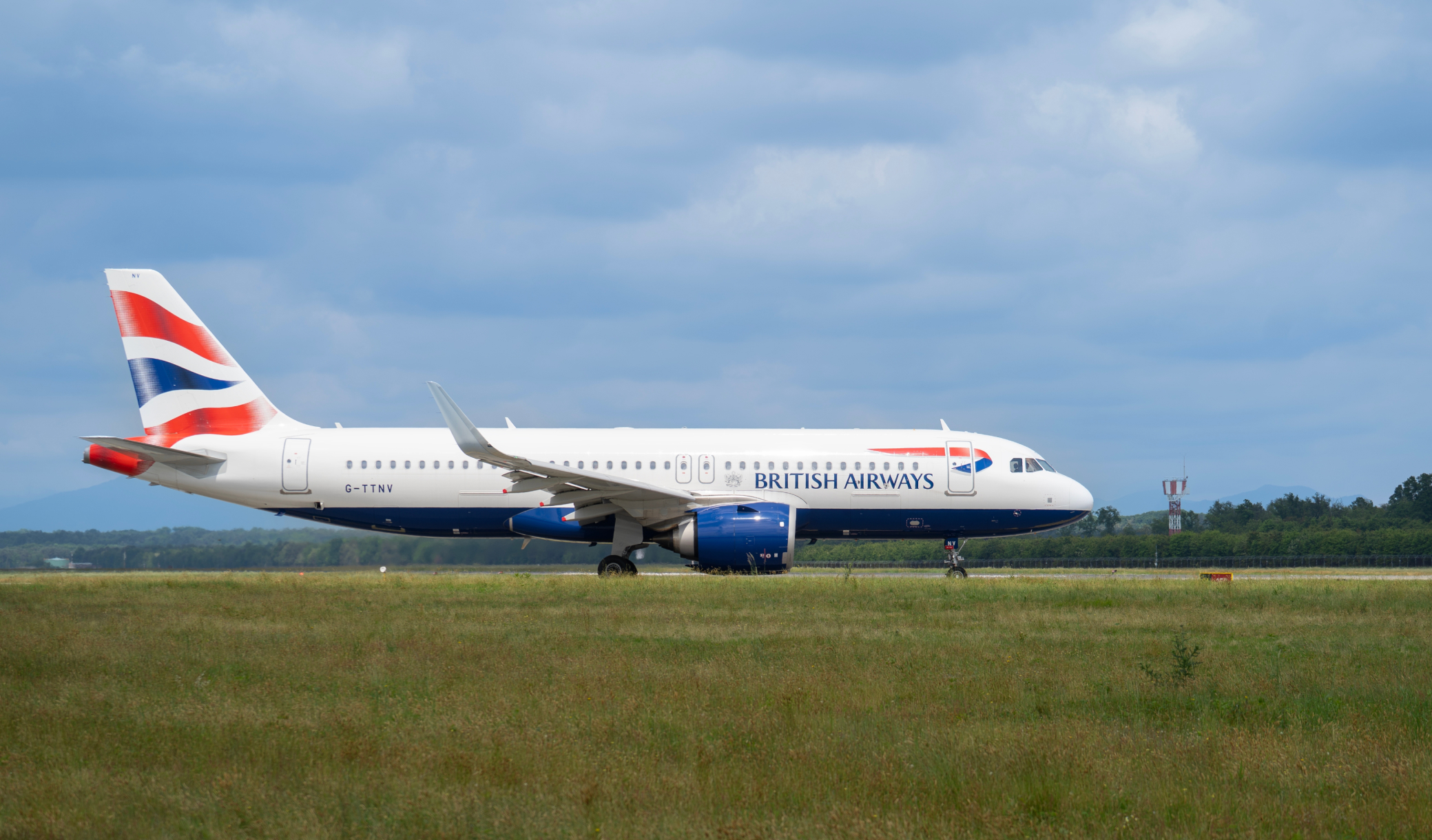 « On a cru que c'était la fin » : un avion perd brutalement 8000 m d'altitude et fait demi-tour en plein Atlantique
